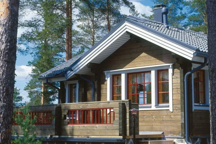 Kuidas lasuurvärvida uut palkmaja?