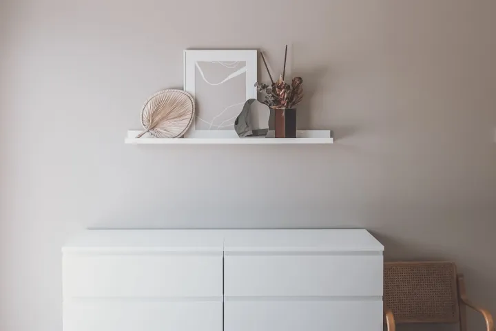 Põhjamaiselt valge kodu sai hubasem ilme