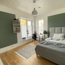 Koolipoisi toa värvimine